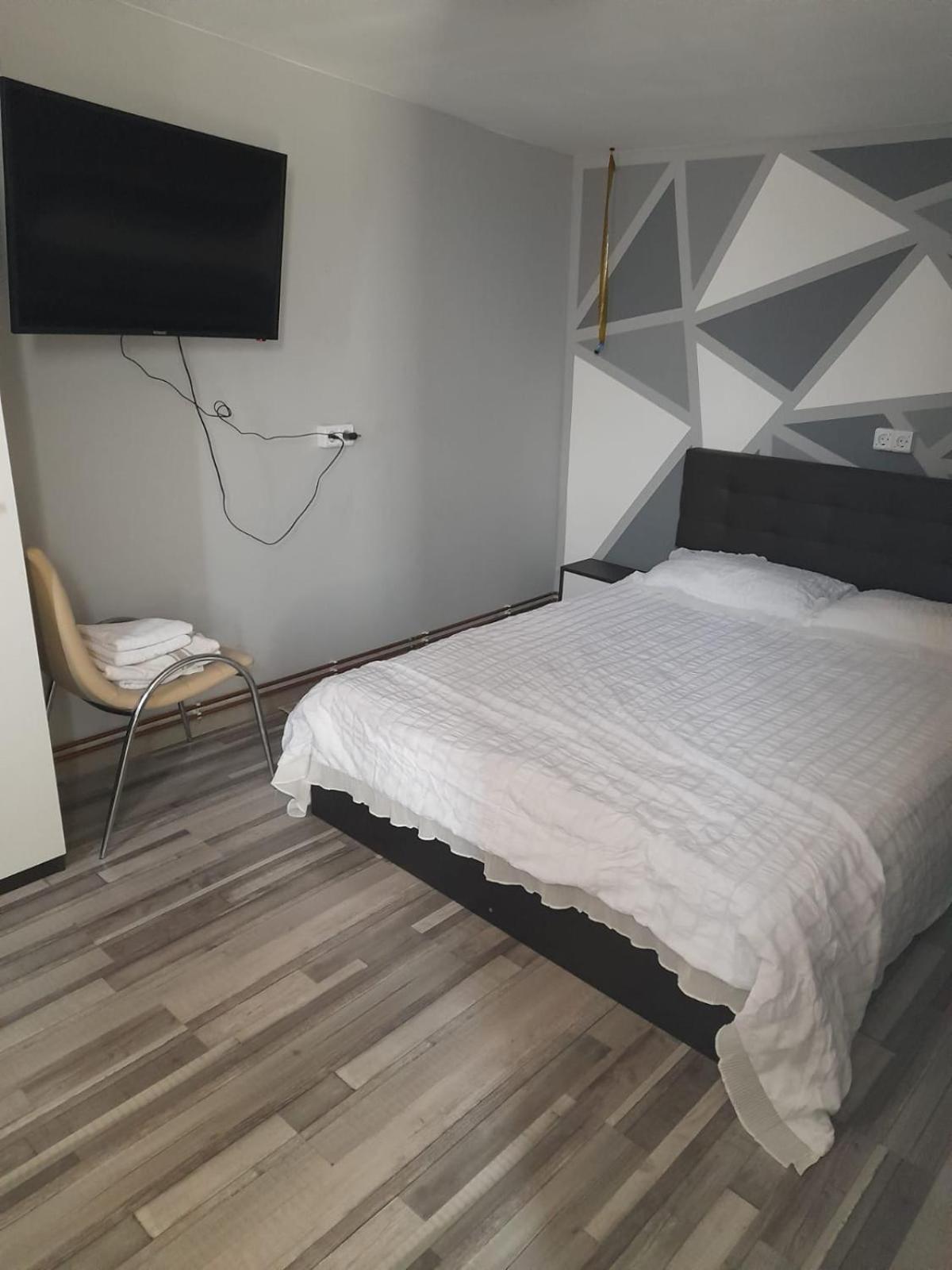 Garsoniera Sic Zona Terapia Zona Linistita La Casa Cu Parcare Lägenhet Cluj-Napoca Exteriör bild
