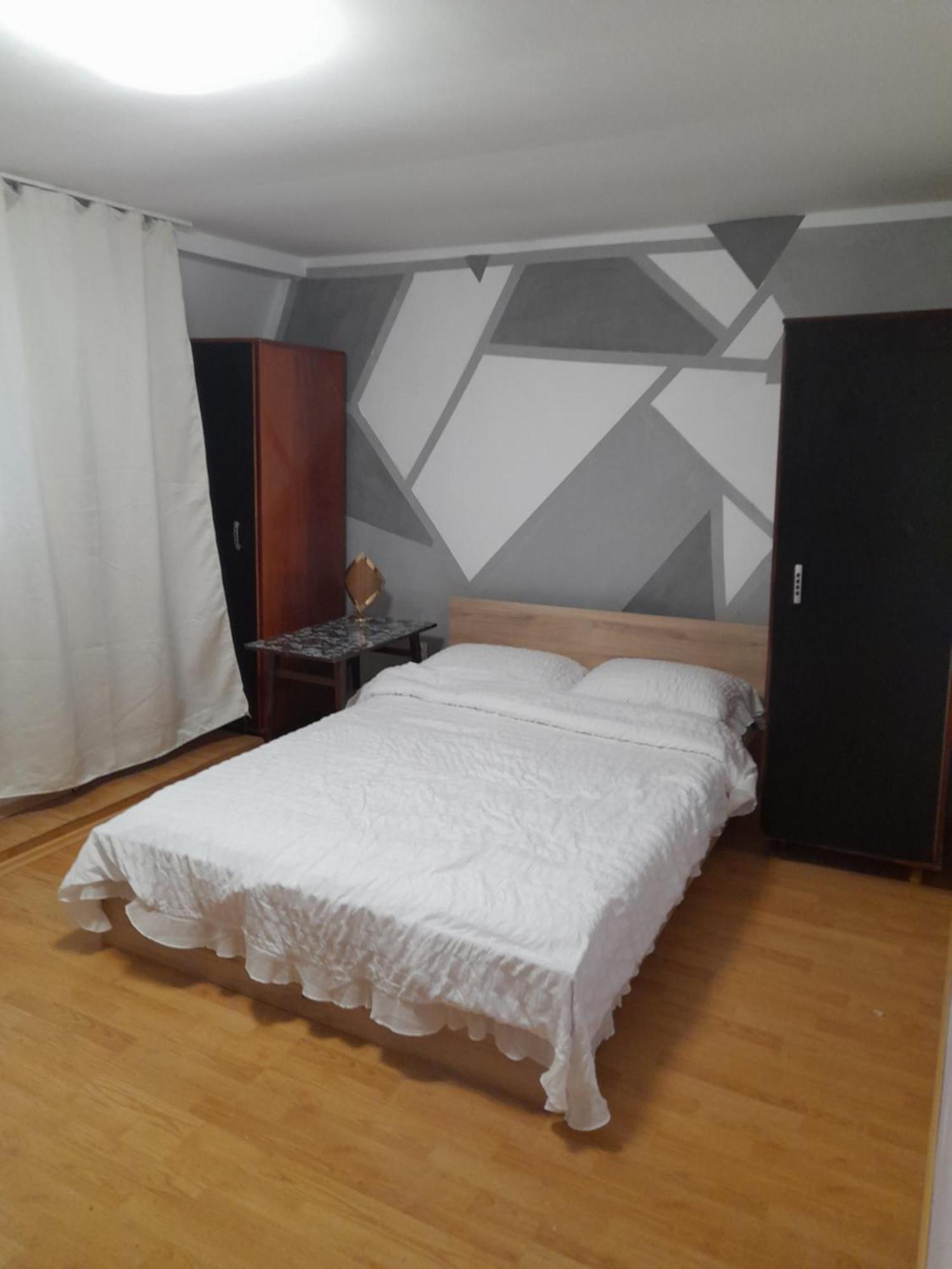 Garsoniera Sic Zona Terapia Zona Linistita La Casa Cu Parcare Lägenhet Cluj-Napoca Exteriör bild