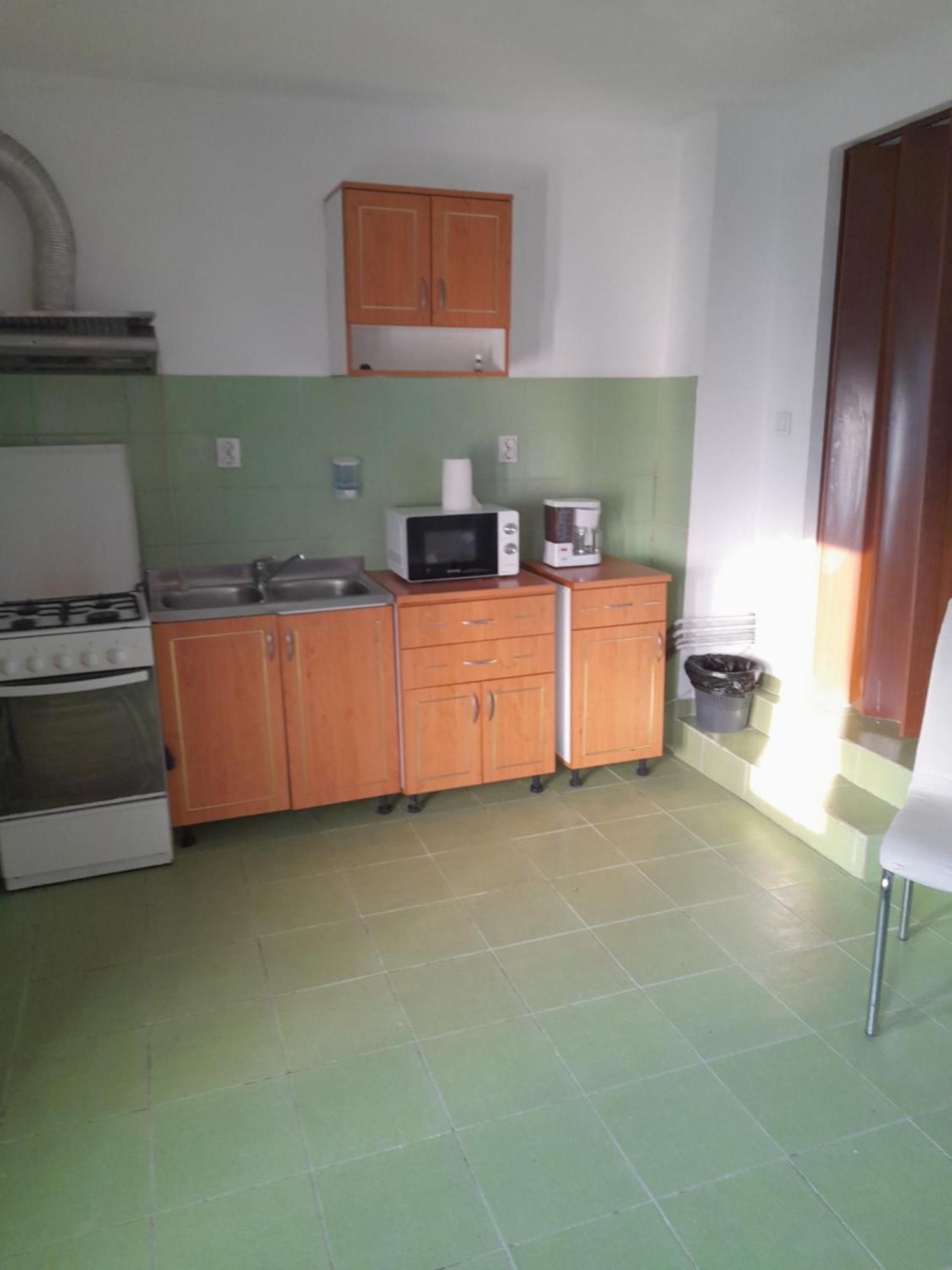 Garsoniera Sic Zona Terapia Zona Linistita La Casa Cu Parcare Lägenhet Cluj-Napoca Exteriör bild