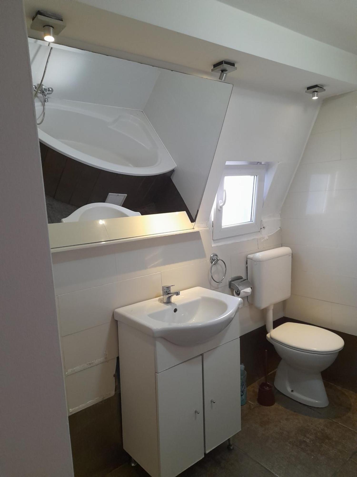 Garsoniera Sic Zona Terapia Zona Linistita La Casa Cu Parcare Lägenhet Cluj-Napoca Exteriör bild