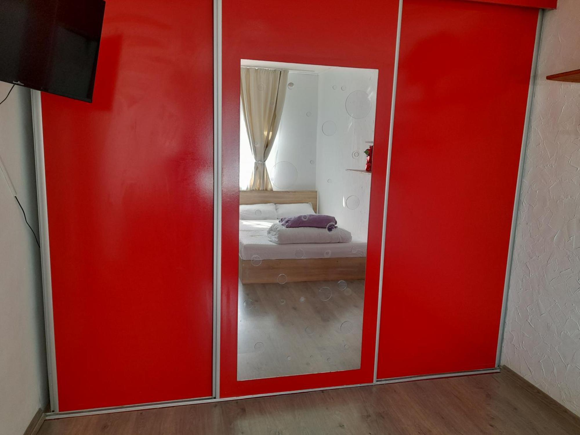 Garsoniera Sic Zona Terapia Zona Linistita La Casa Cu Parcare Lägenhet Cluj-Napoca Exteriör bild