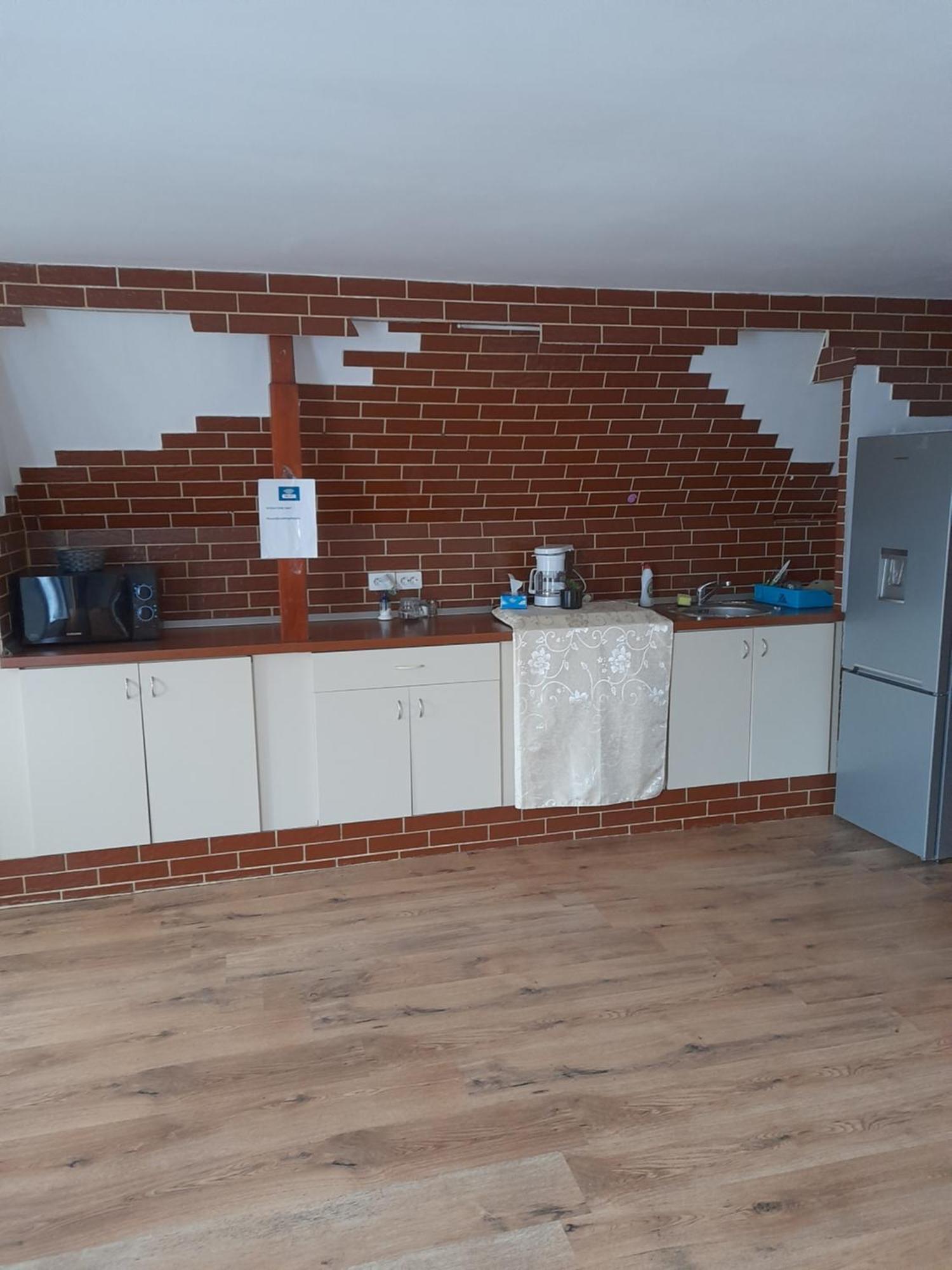 Garsoniera Sic Zona Terapia Zona Linistita La Casa Cu Parcare Lägenhet Cluj-Napoca Exteriör bild